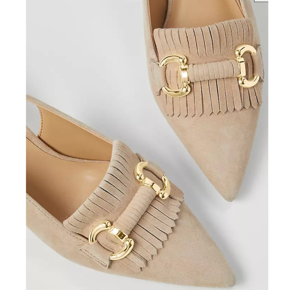 NWOB Ann Taylor Horsebit Fringe Suede Kitten Heels Tan Gold 9 - Picture 1 of 9